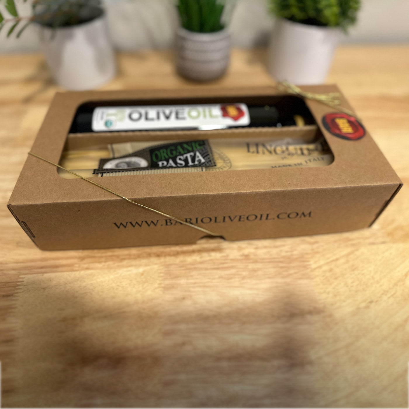 One 500mL Bottle with Organic Pasta Gift Box